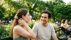 Jak poznat, jestli mezi vámi funguje chemie, nebo jde jen o přátelství: známky zájmu, které se projevují v každodenním životě