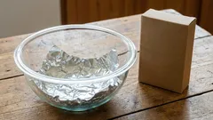 Stříbro se během několika minut rozzáří jako nové: soda a alobal dokážou zázraky v oblasti čistoty