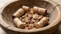 Nádobí se v mžiku zbaví zaschlých nečistot: proto už víčka od vína nevyhazuji